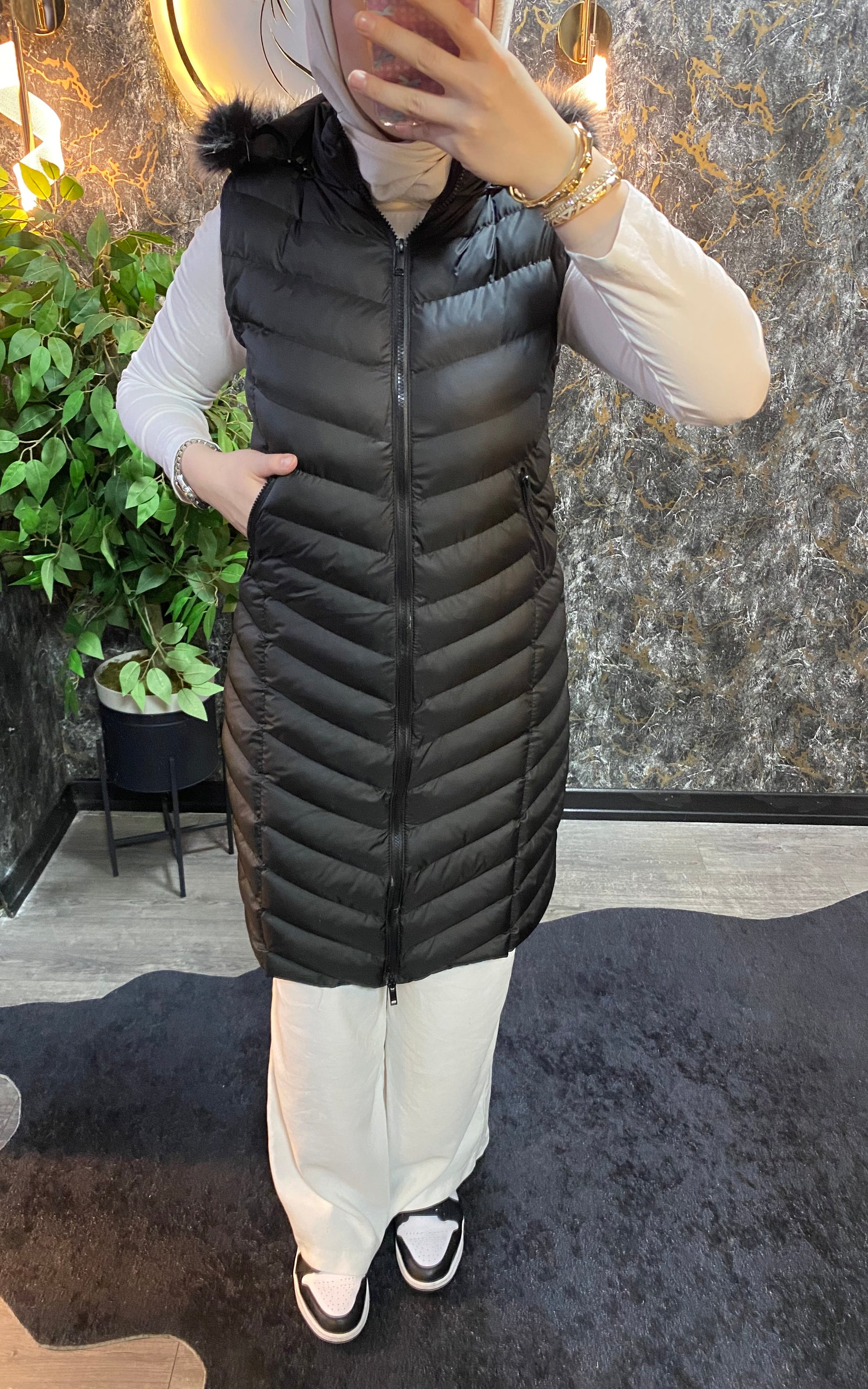 KAPŞONLU ŞİŞME YELEK SİYAH