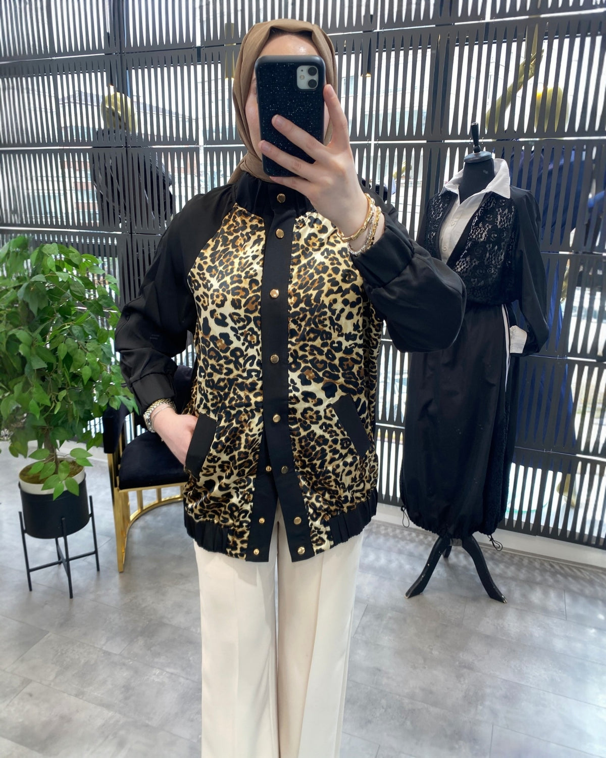 İPEK SATEN LEOPARLI CEKET