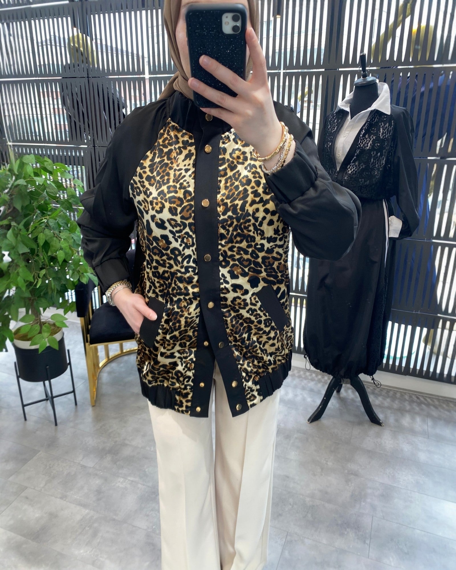 İPEK SATEN LEOPARLI CEKET